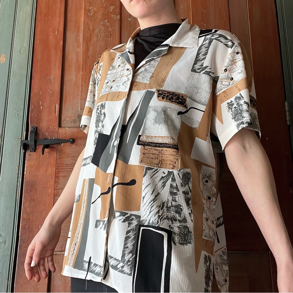Notations funky button up.
